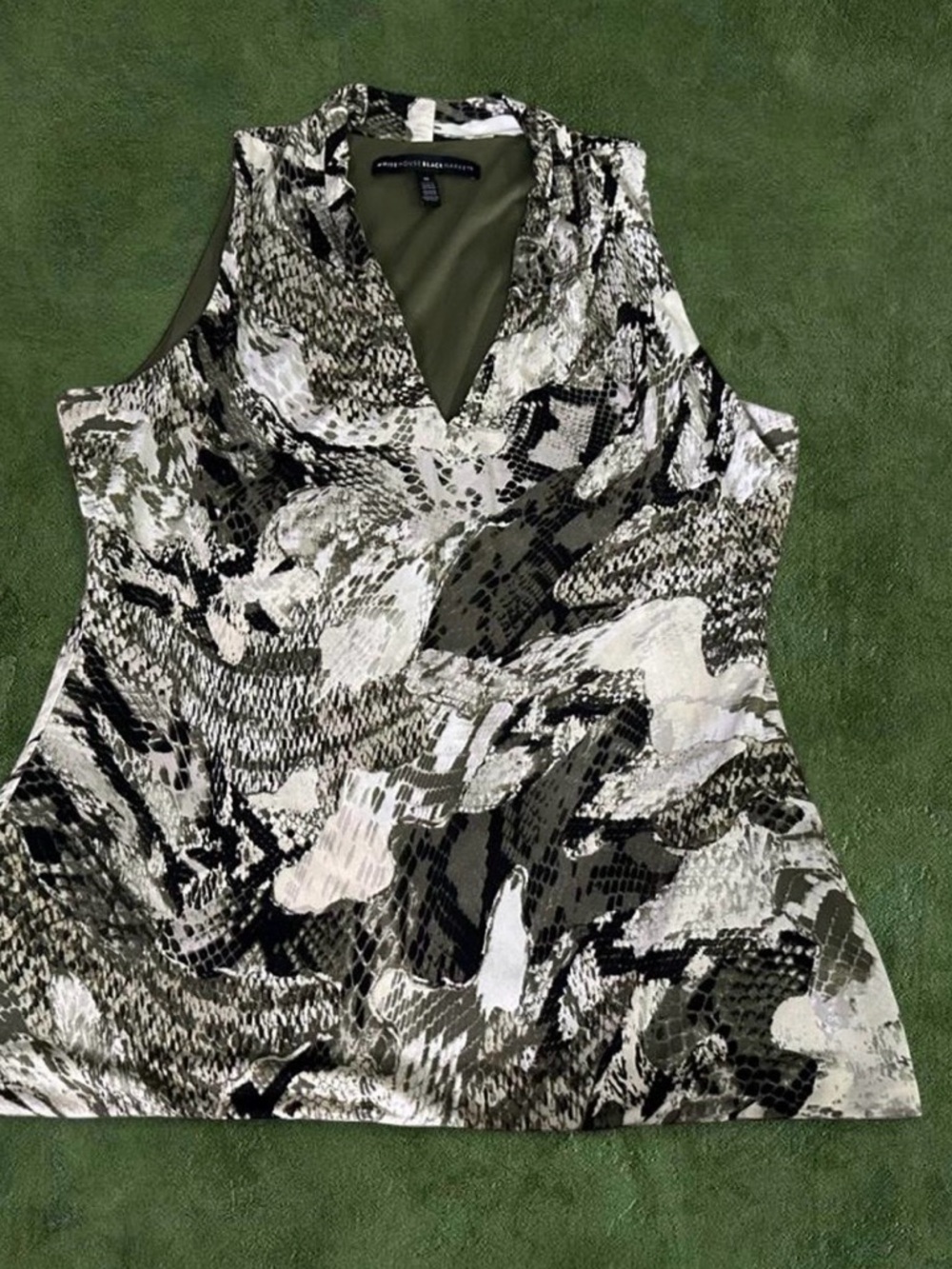 White House black market set